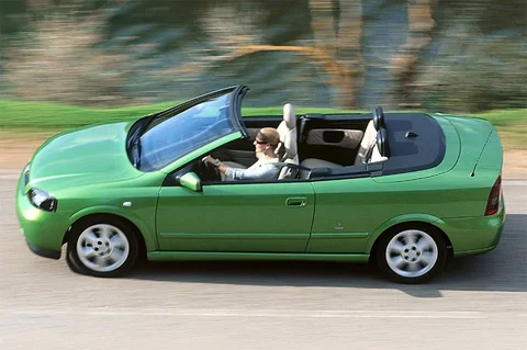 Opel Astra Cabrio 2.2 DTi-16V 2002 view 2