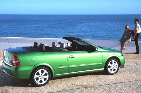 Opel Astra Cabrio 2.2 DTi-16V 2002 view 3