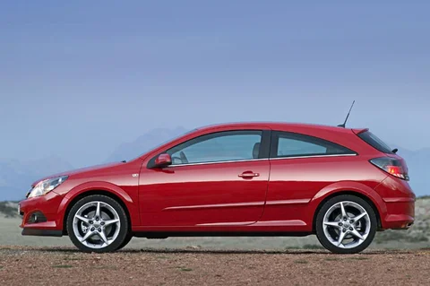 Opel Astra GTC 1.8 Cosmo 2006 view 2