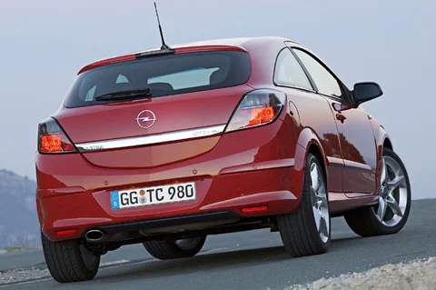 Opel Astra GTC 1.8 Cosmo 2006 view 3