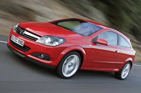 Opel Astra GTC 1.8 Cosmo 2006 view 4
