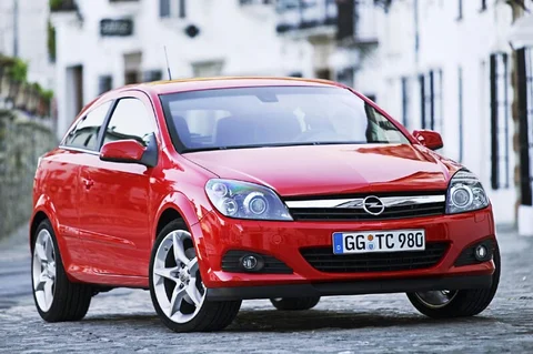 Opel Astra GTC 1.8 Cosmo 2006 view 5
