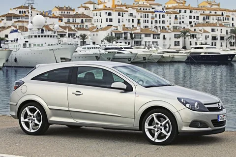 Opel Astra GTC 1.8 Cosmo 2006 view 8