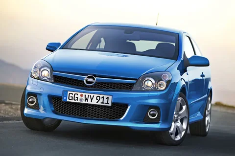 Opel Astra GTC OPC 2005 view 9