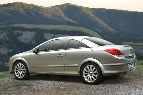 Opel Astra TwinTop 1.6 Cosmo 2006 view 4