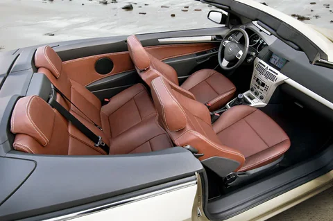 Opel Astra TwinTop 1.6 Cosmo 2006 view 11
