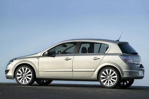 Opel Astra 1.4 Temptation 2007 view 2