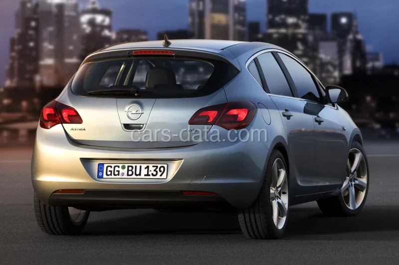 Opel Astra 1.6 GT 2011 front view