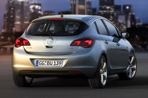 Opel Astra 1.6 GT 2011 view 1