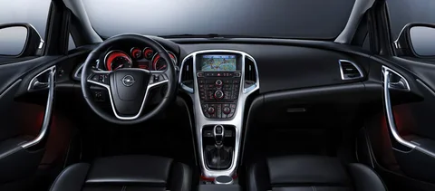Opel Astra 1.6 GT 2011 view 3