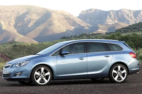Opel Astra Sports Tourer 1.6 Selection 2010 view 4