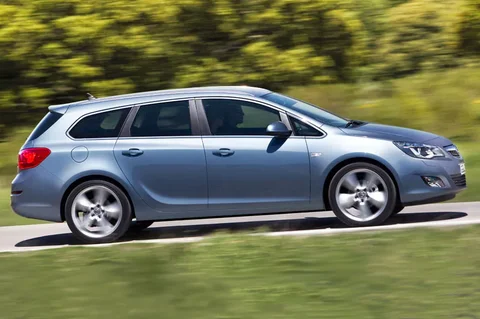 Opel Astra Sports Tourer 1.6 Selection 2010 view 5