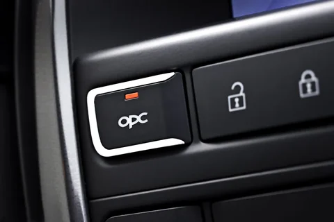 Opel Astra GTC 2.0 Turbo OPC 2012 view 8