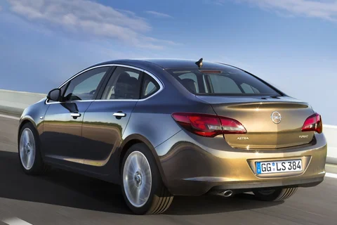 Opel Astra 1.6 CDTI 110hp ecoFLEX BlitZ 2014 view 2