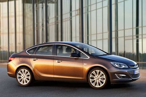 Opel Astra 1.6 CDTI 110hp ecoFLEX BlitZ 2014 view 5