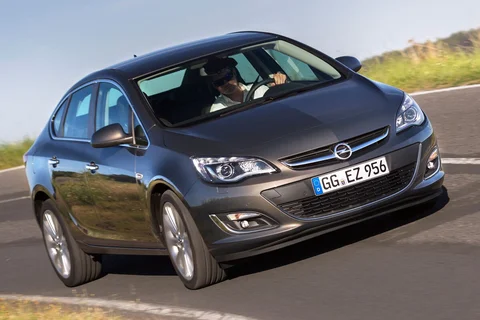 Opel Astra 1.6 CDTI 110hp ecoFLEX BlitZ 2014 view 11