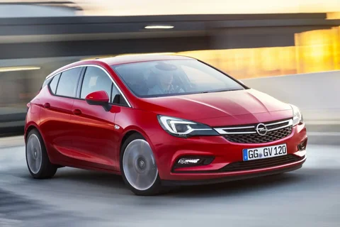 Opel Astra 1.0 Turbo Selection 2015 view 2