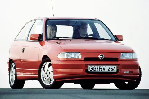 Opel Astra 2.0 GSi 1991 view 5