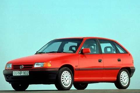 Opel Astra 2.0i CD 1991 view 3