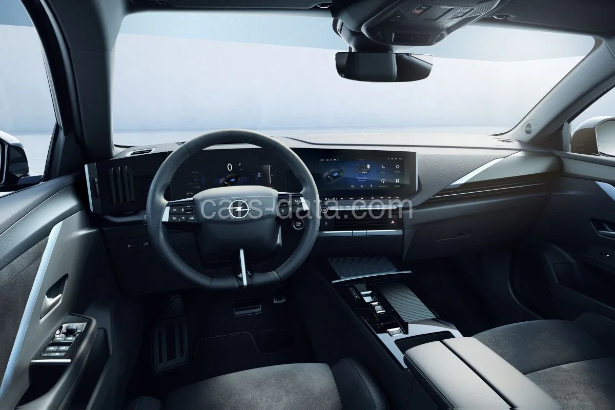 Opel Astra Electric 54-kWh Edition 2023 front view