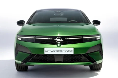 Opel Astra Sports Tourer 1.2 Turbo Hybrid 145hp GS 2026 kombi view 4