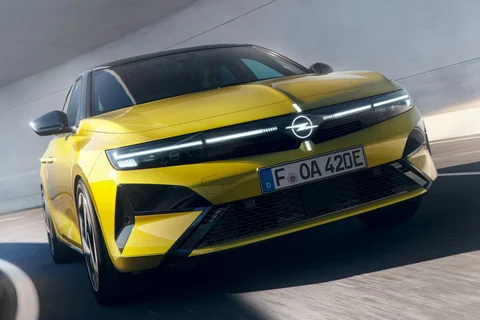Opel Astra Electric 58-kWh Ultimate 2026 view 11