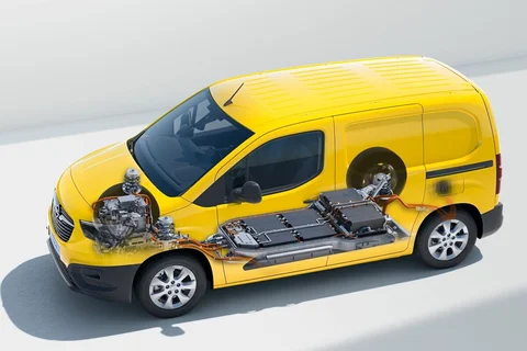 Opel Combo Combo-e L2H1 50kWh Edition 2021 view 2