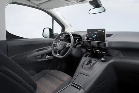 Opel Combo 2021 front view