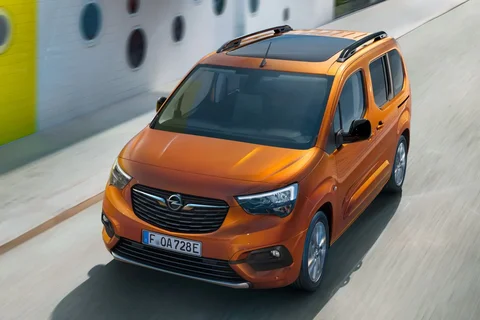 Opel Combo Combo-e Life L1H1 50kWh Edition 2021 view 7