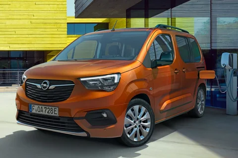 Opel Combo Combo-e Life L1H1 50kWh Edition 2021 view 4