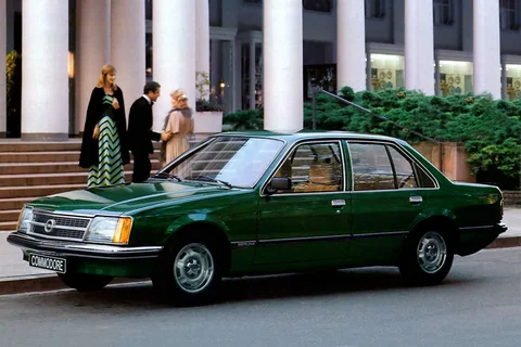 Opel Commodore 2.5 S De Luxe 1979 view 3