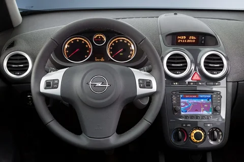 Opel Corsa 1.0 Selection 2011 view 8