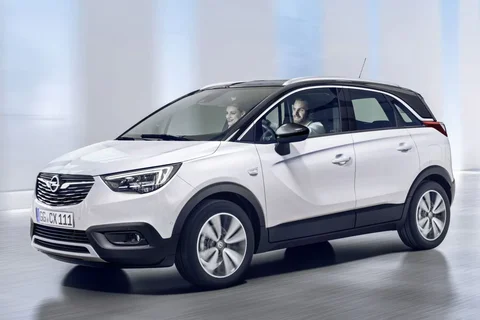 Opel Crossland X 1.2 Selection 2017 view 2