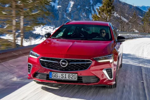 Opel Insignia Sports Tourer 2.0 CDTI 174hp 4x4 Ultimate 2020 view 4