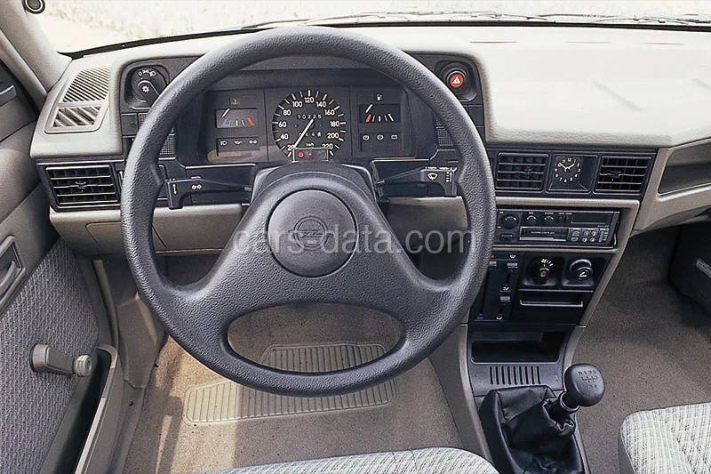 Opel Kadett 1.8i LS 1990 front view