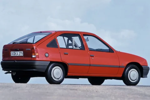 Opel Kadett 1.2 S LS 1984 view 2