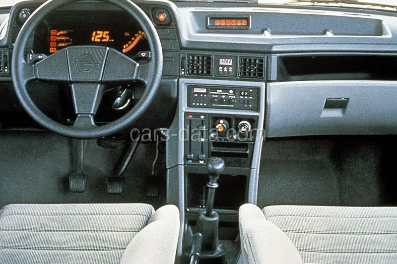 Opel Kadett 1989 — exterior 1