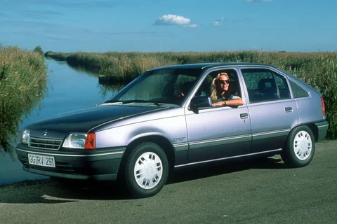 Opel Kadett 1.8i LS 1990 view 4