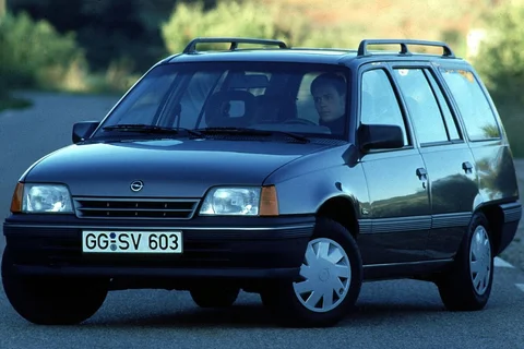Opel Kadett Caravan 1.8i LS 1990 view 6