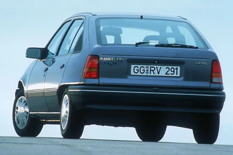 Opel Kadett 1.8i LS 1990 view 5