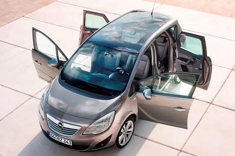 Opel Meriva 1.4 Cosmo 2010 view 2