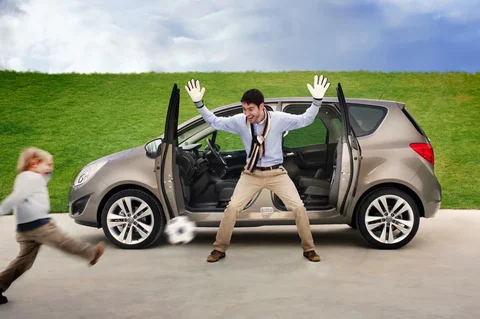 Opel Meriva 1.4 Cosmo 2010 view 4