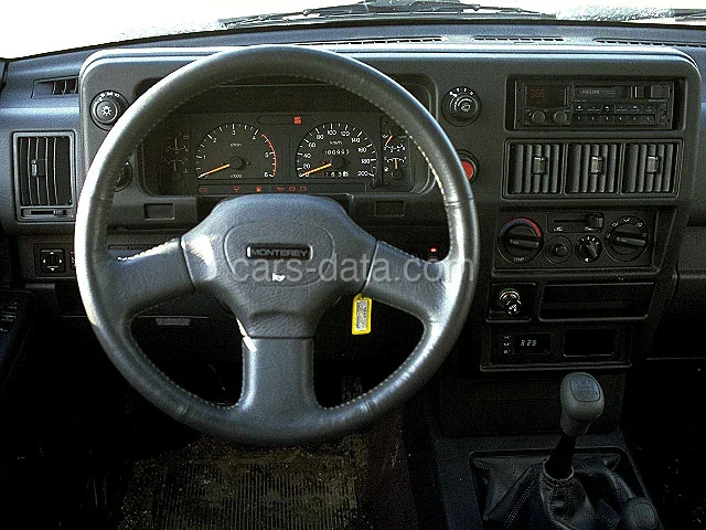 Opel Monterey LTD 3.1 TD 1992 front view