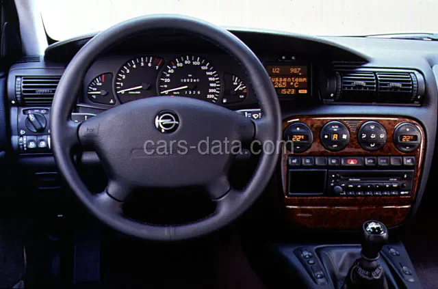 Opel Omega Estate 2.5 TD CD 1994 front view