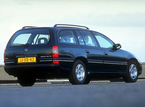 Opel Omega Estate 2.5 TD CD 1994 view 2