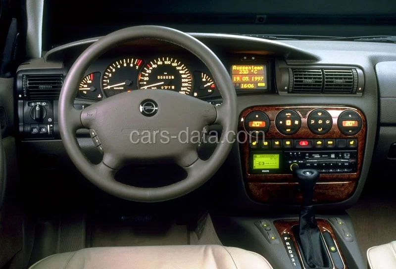 Opel Omega Estate 2.5i-V6 CD 1997 front view