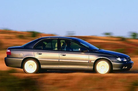 Opel Omega 2.2i-16V Elegance 1999 view 2