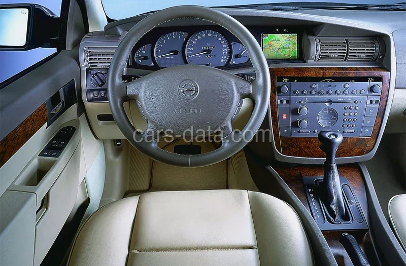 Opel Omega Estate 2.2 DTi-16V Elegance 2000 front view