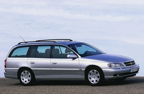 Opel Omega Estate 2.2 DTi-16V Elegance 2000 view 2