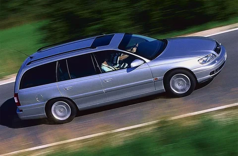 Opel Omega Estate 2.2 DTi-16V Elegance 2000 view 5